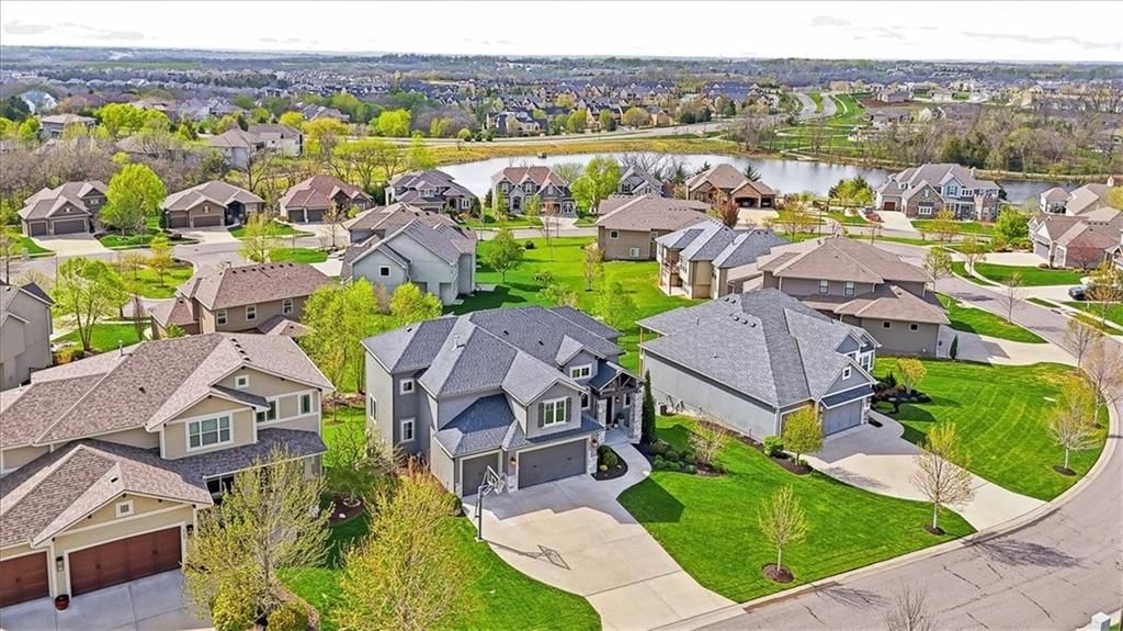 9784 Houston Street, Lenexa, KS