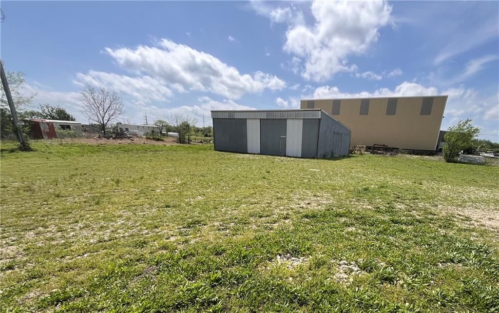 2428 U.S. 169 Highway — photo 5