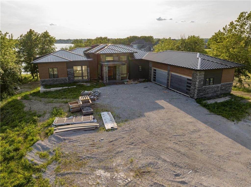 14 Tomahawk Circle, Lake Winnebago, MO