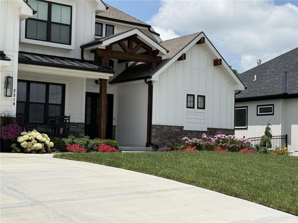 2310 Fishing Lane — photo 3
