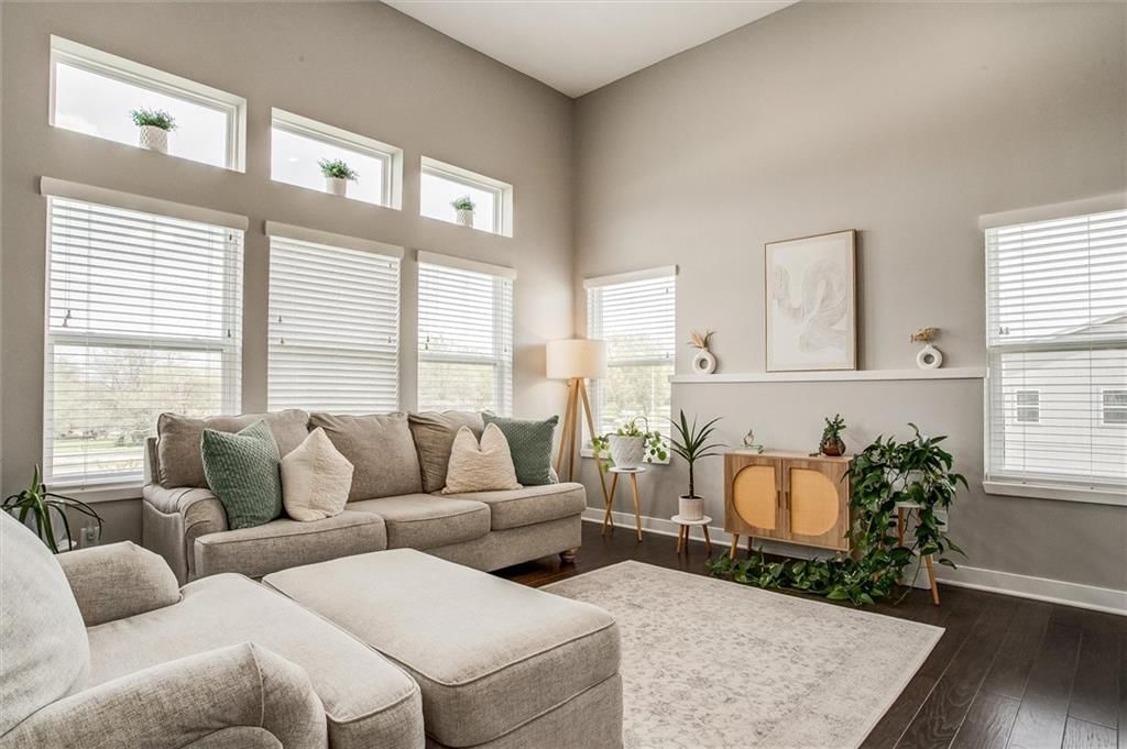2102 SW Holdbrooks Drive — photo 4
