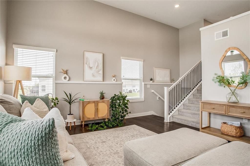 2102 SW Holdbrooks Drive — photo 5