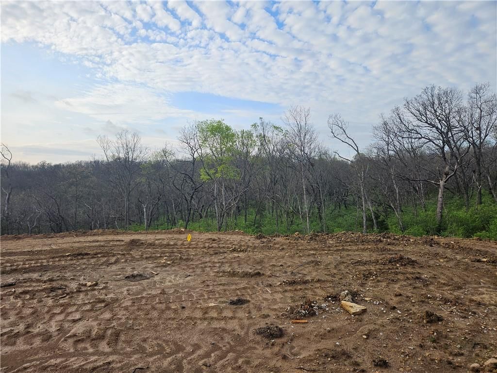 6739 Oak Ridge Drive, Shawnee, KS