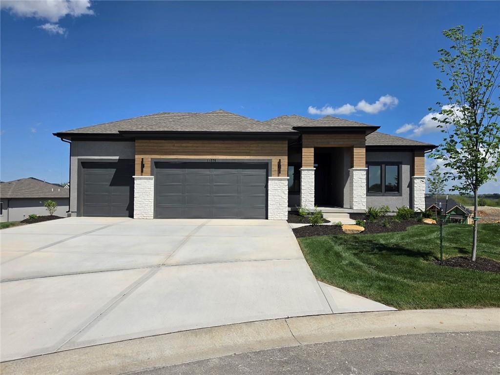 11275 S Gleason Road, Olathe, KS