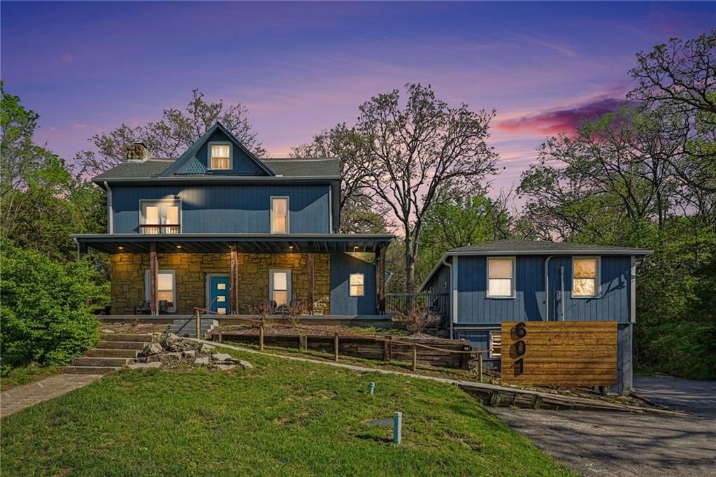 601 Kaw Drive, Edwardsville, KS