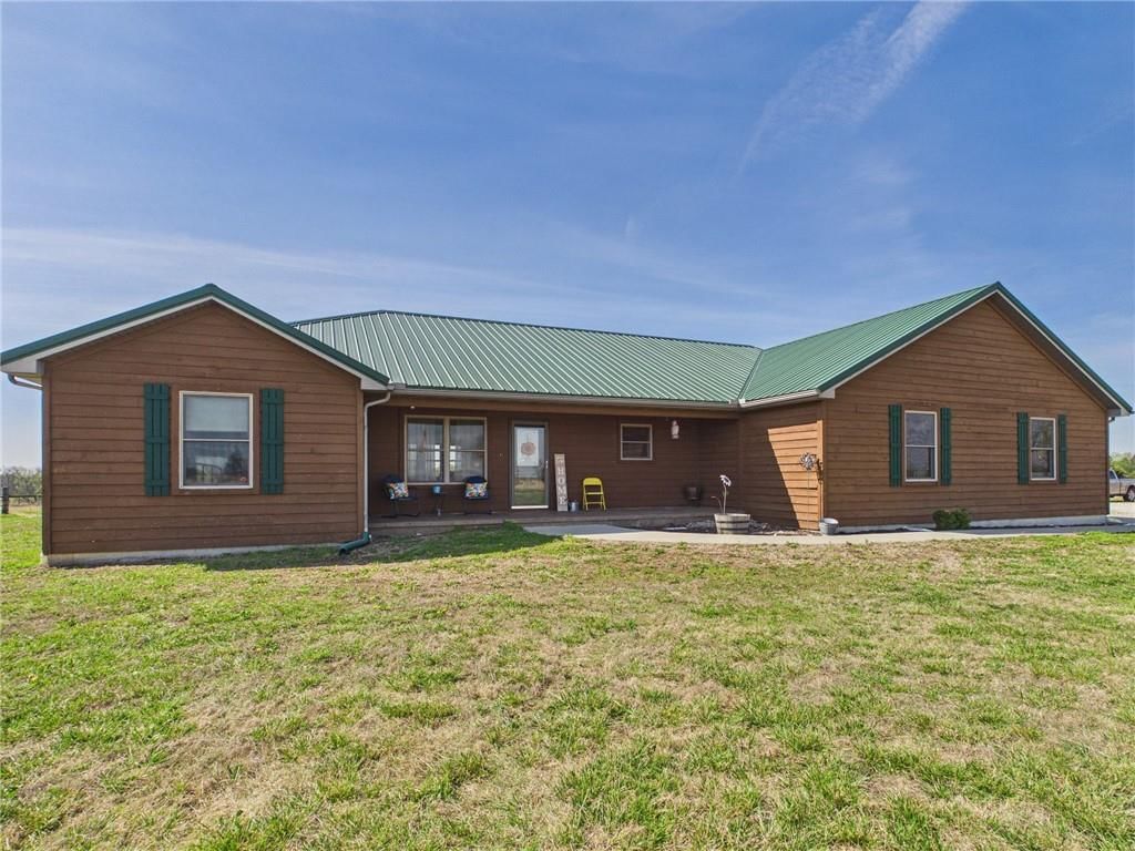 2082 Osage Road, Fort Scott