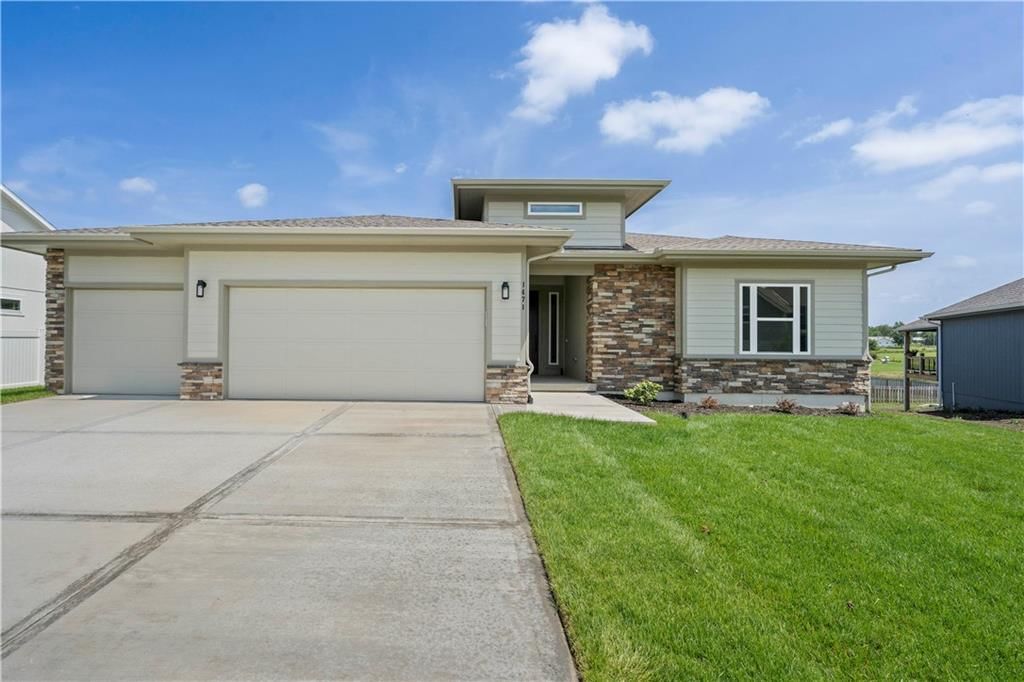 1835 Woodward Circle, Raymore, MO