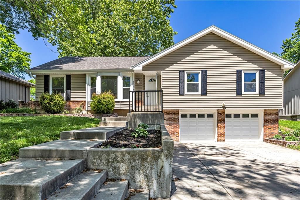 14842 W 90th Terrace, Lenexa, KS