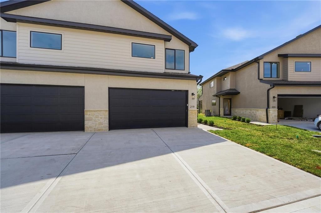 225 NW Orchard Court — photo 4