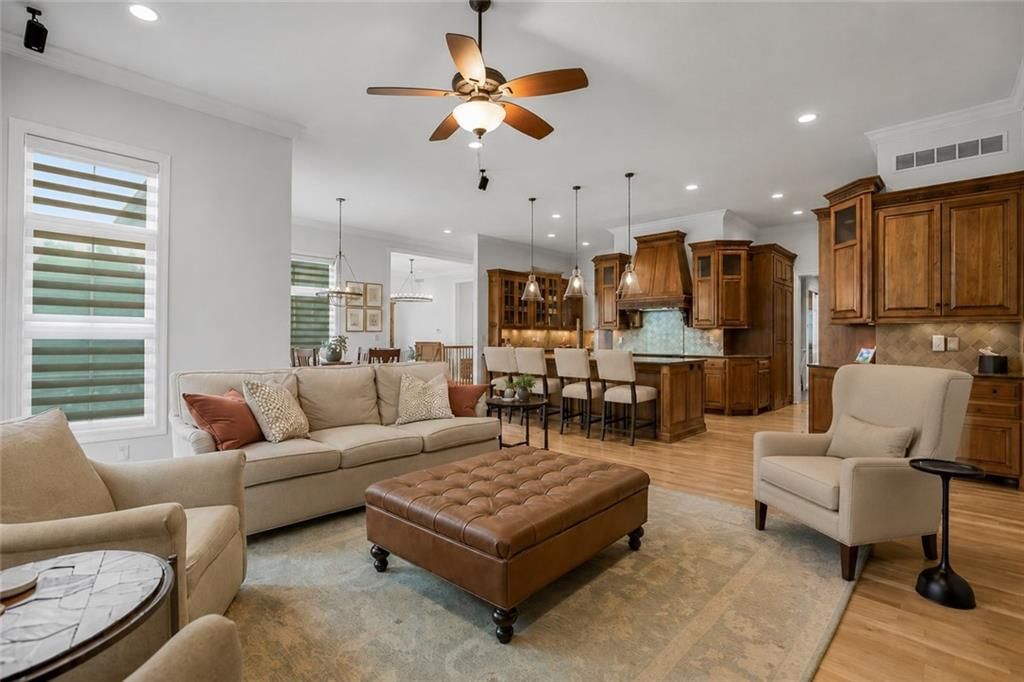 16332 LARSEN Street — photo 6