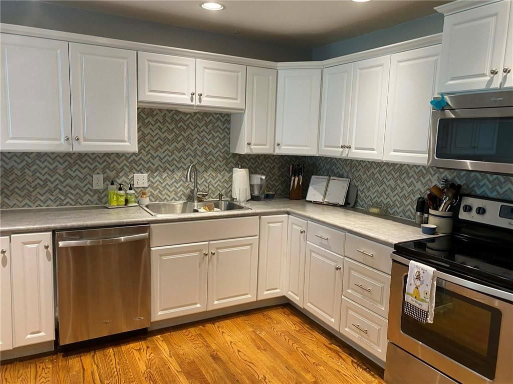 8 Morningside Drive, Paola, KS