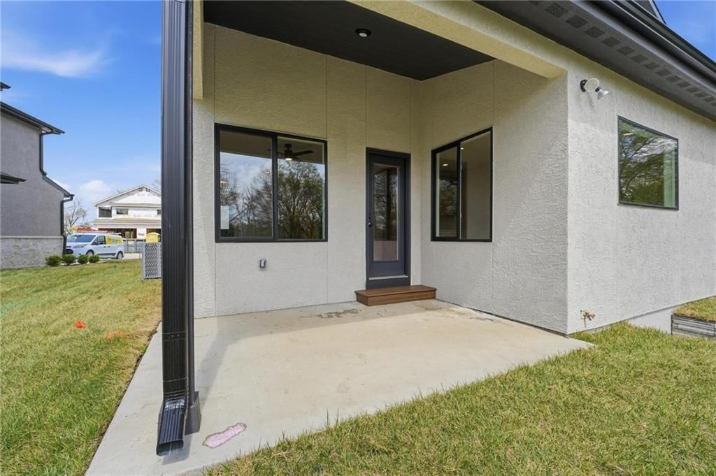 223-225 NW Orchard Court — photo 34
