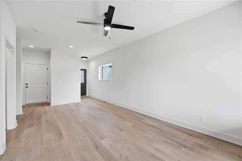 216-218 NW Orchard Court — photo 8