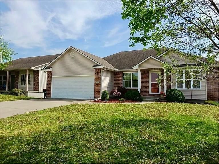 730 Burlington Road, Warrensburg