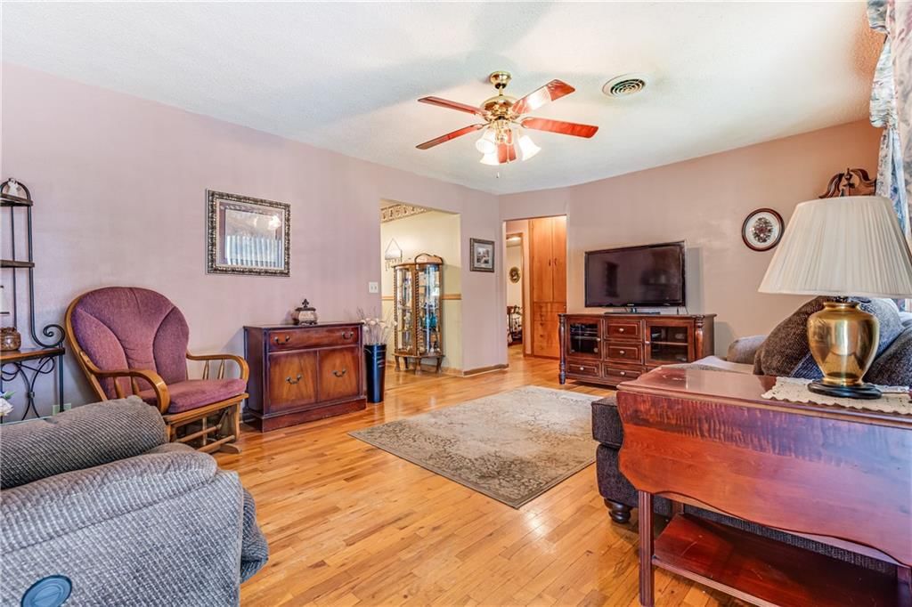 601 S Mulberry Street — photo 3