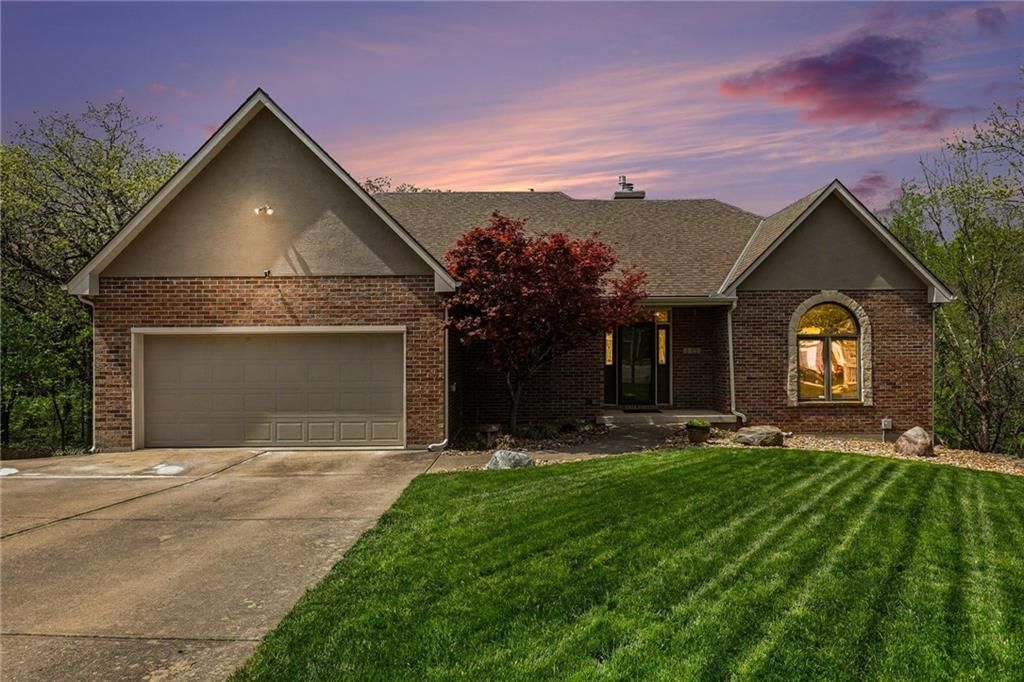 2401 SW Whispering Creek Court, Blue Springs, MO