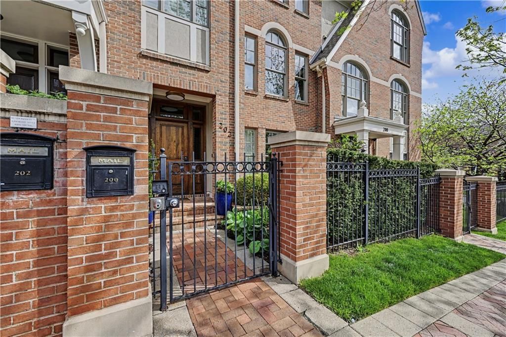 202 W 50th Street, Kansas City, MO