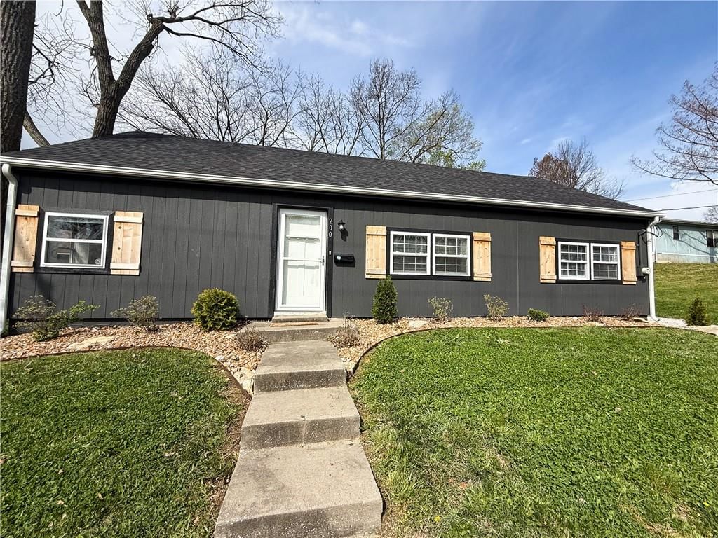 200 N Harrison Street, Freeman, MO