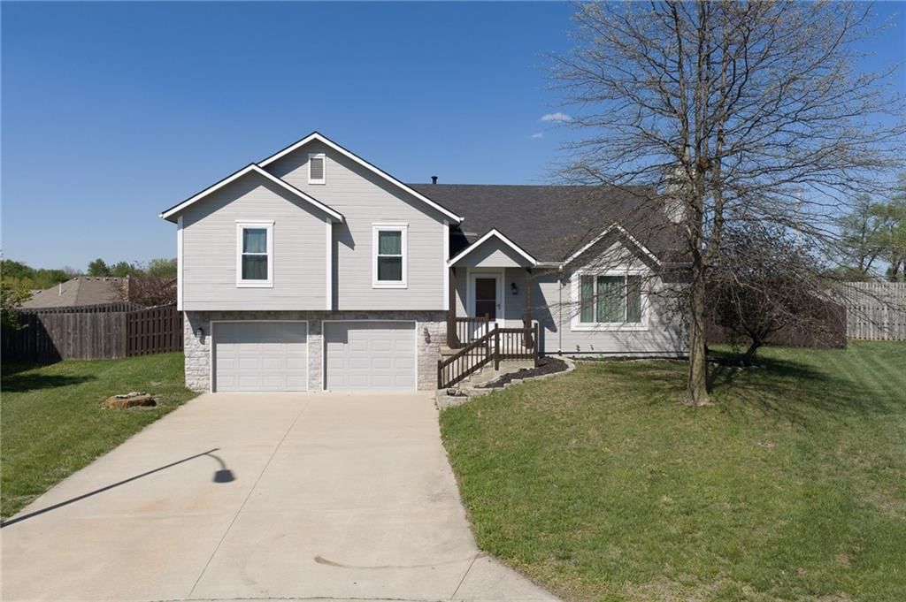 15506 Iron Creek Court, Basehor, KS