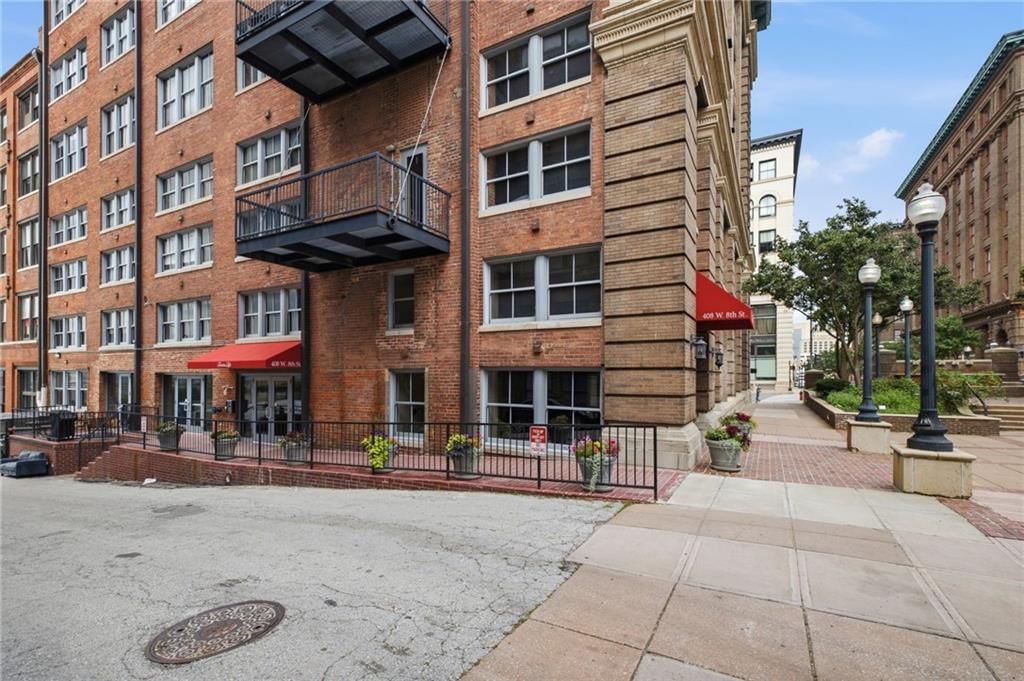 712 Broadway Boulevard — photo 66