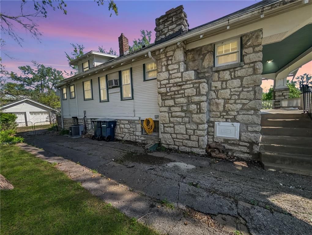 5727 Tracy Avenue — photo 20