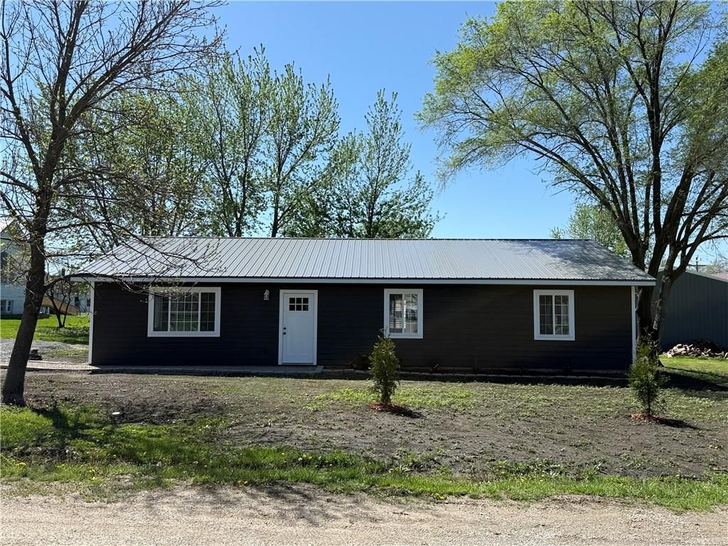 112 E High Street — photo 1