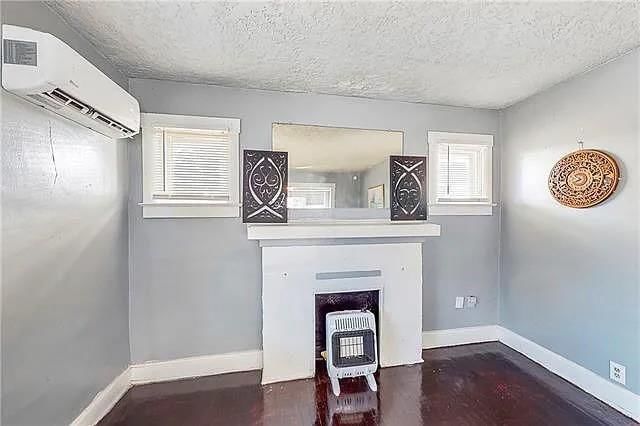 4028 E 68th Terrace — photo 4