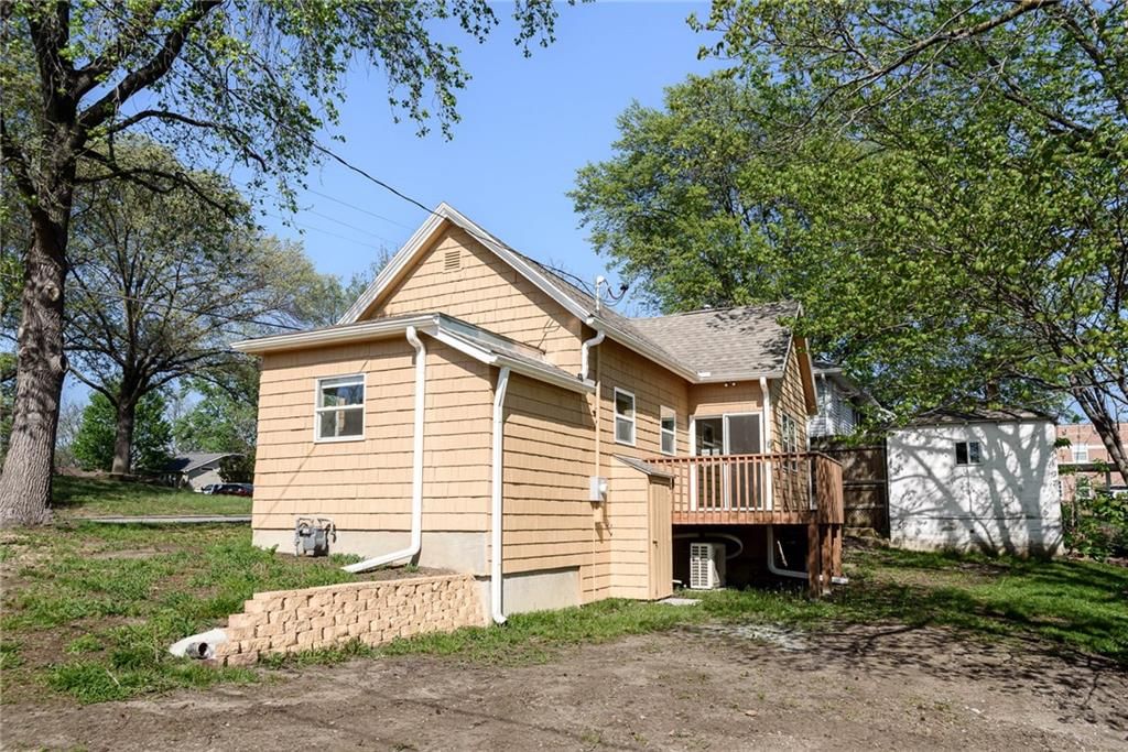 811 Dakota Street — photo 13