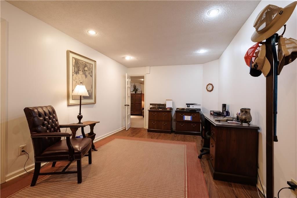 5611 NW Oak Ridge Court — photo 32