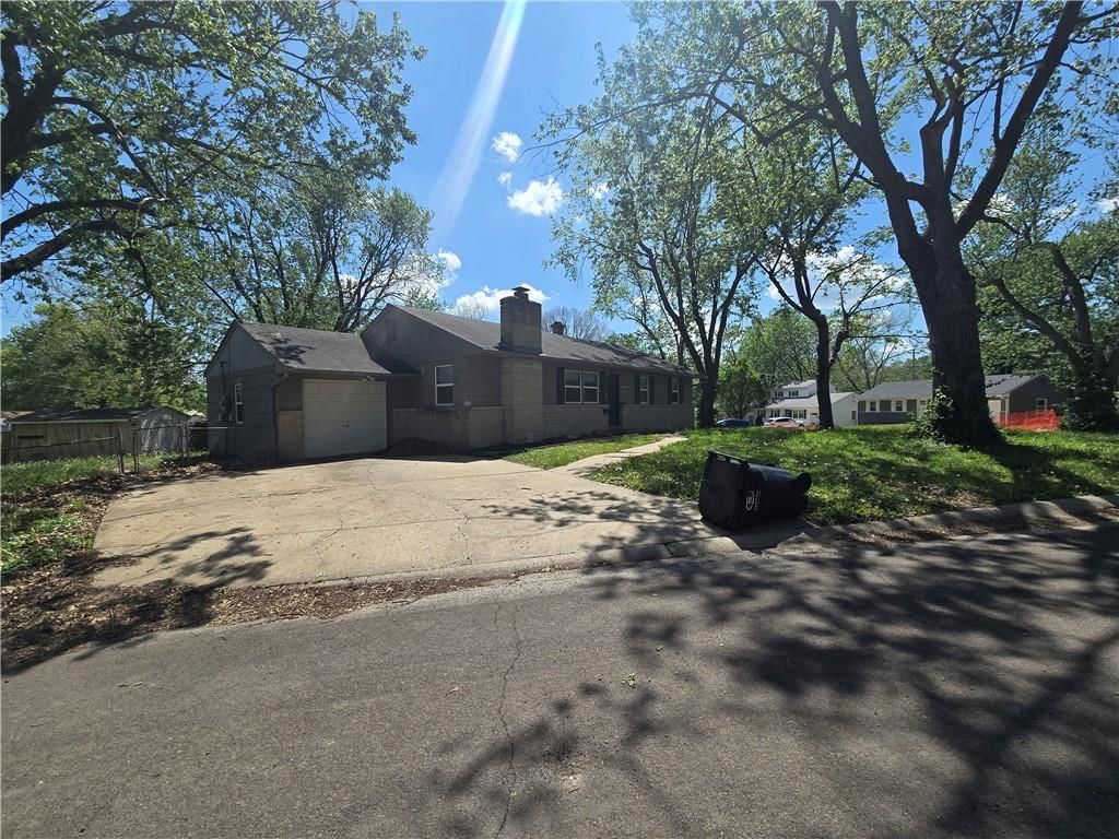 4001 S Pleasant Street, Independence, MO