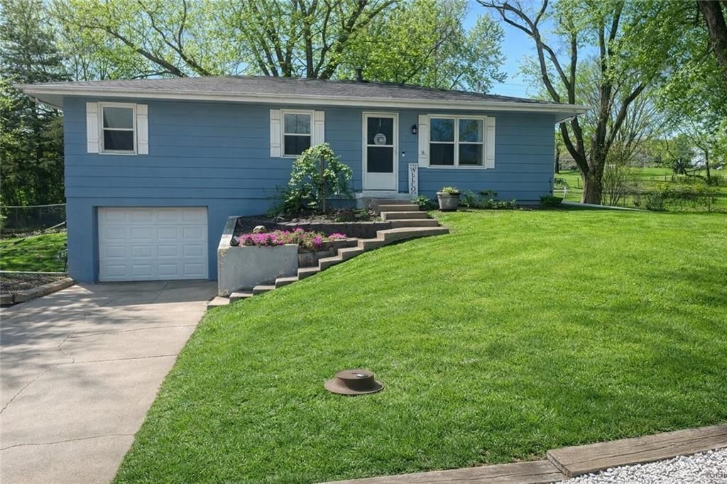 329 Lincoln Drive — photo 1