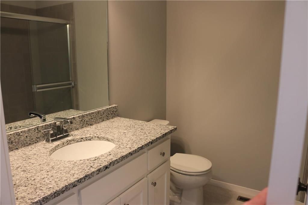 2259 W Elm Street — photo 11