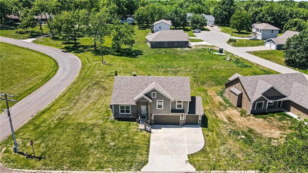 1301 W Concord Drive — photo 28