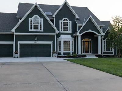 2315 Smokey Hill Drive, Lee's Summit, MO