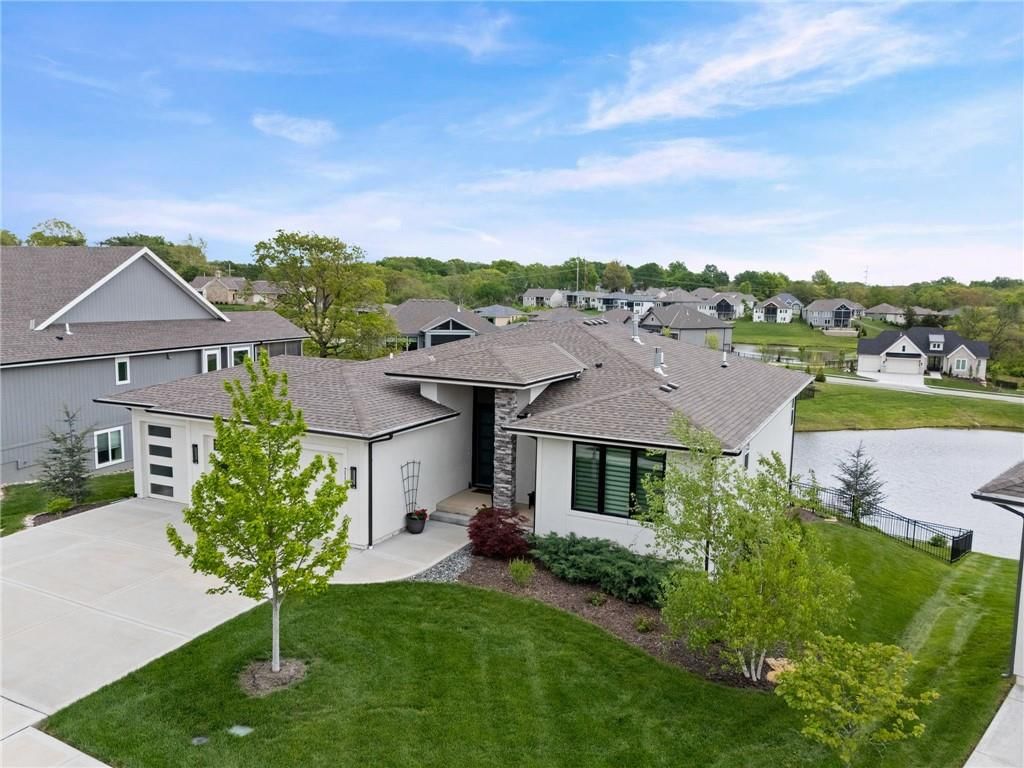 7119 Gillette Street, Shawnee, KS