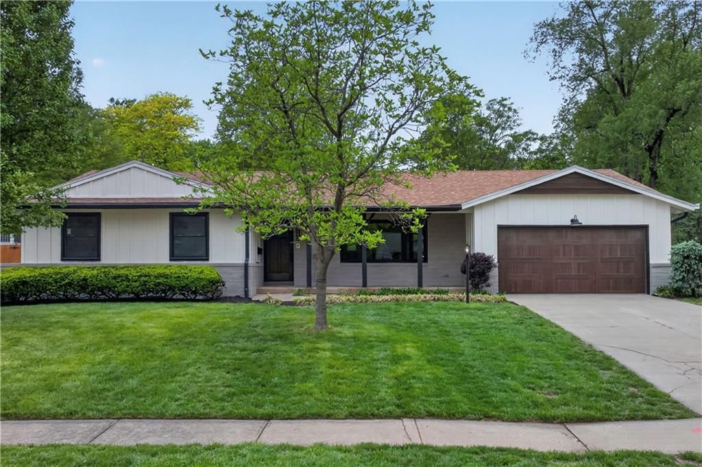 9112 Reeds Drive, Overland Park, KS