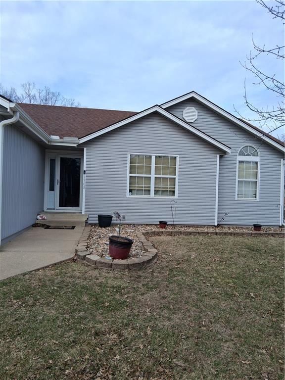 1308 Cottonwood Drive, Greenwood, MO