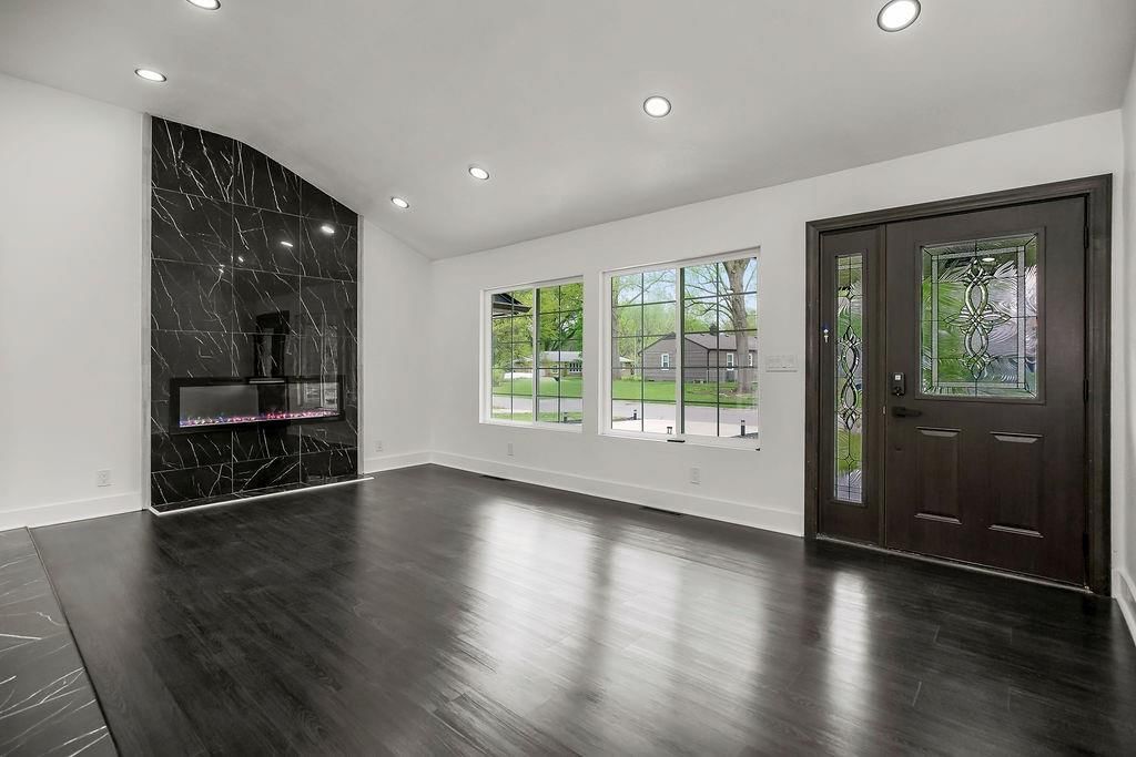 9806 Bennington Avenue — photo 3