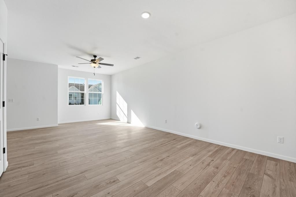 12401 S Acacia Drive — photo 3