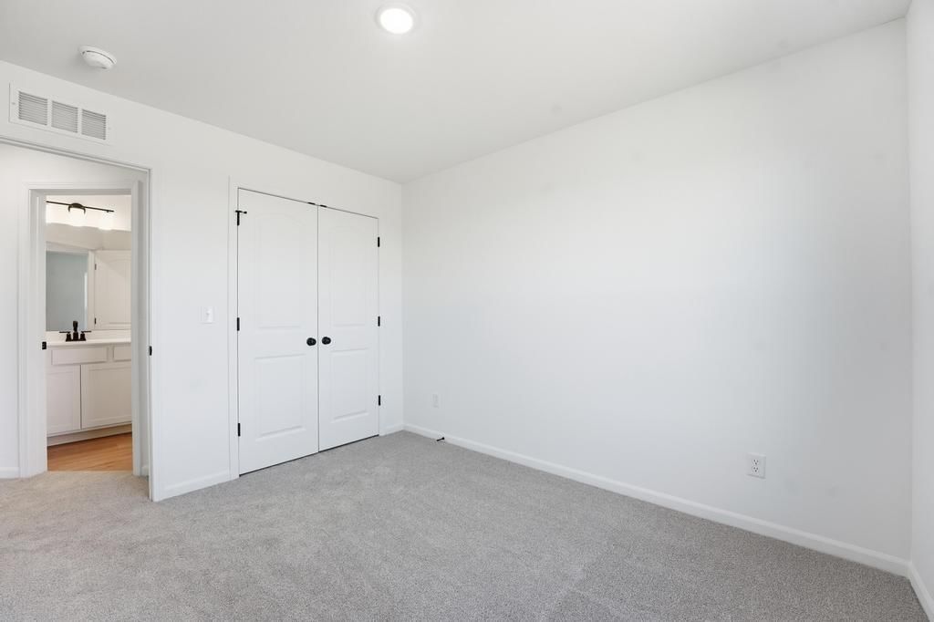 12401 S Acacia Drive — photo 9
