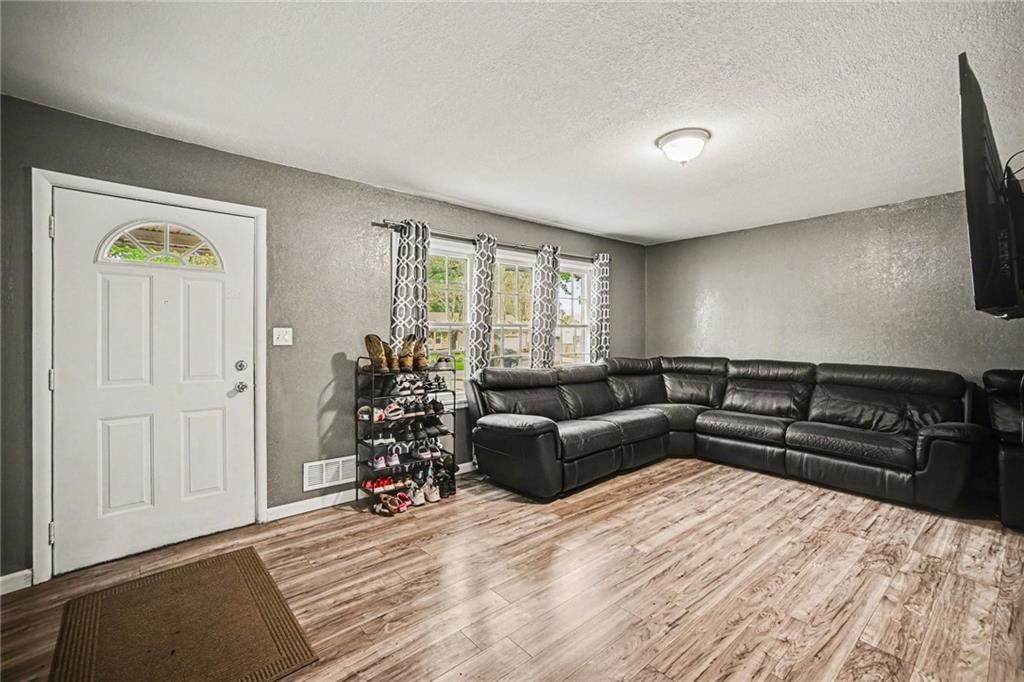 119 Hostetter Street — photo 3