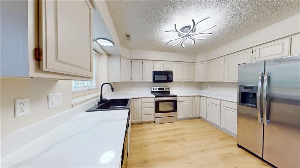 2908 Meadow Drive — photo 7