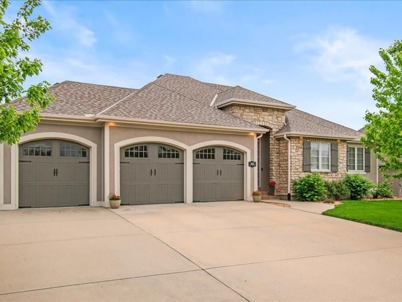 2600 NE Amanda Lane, Blue Springs, MO