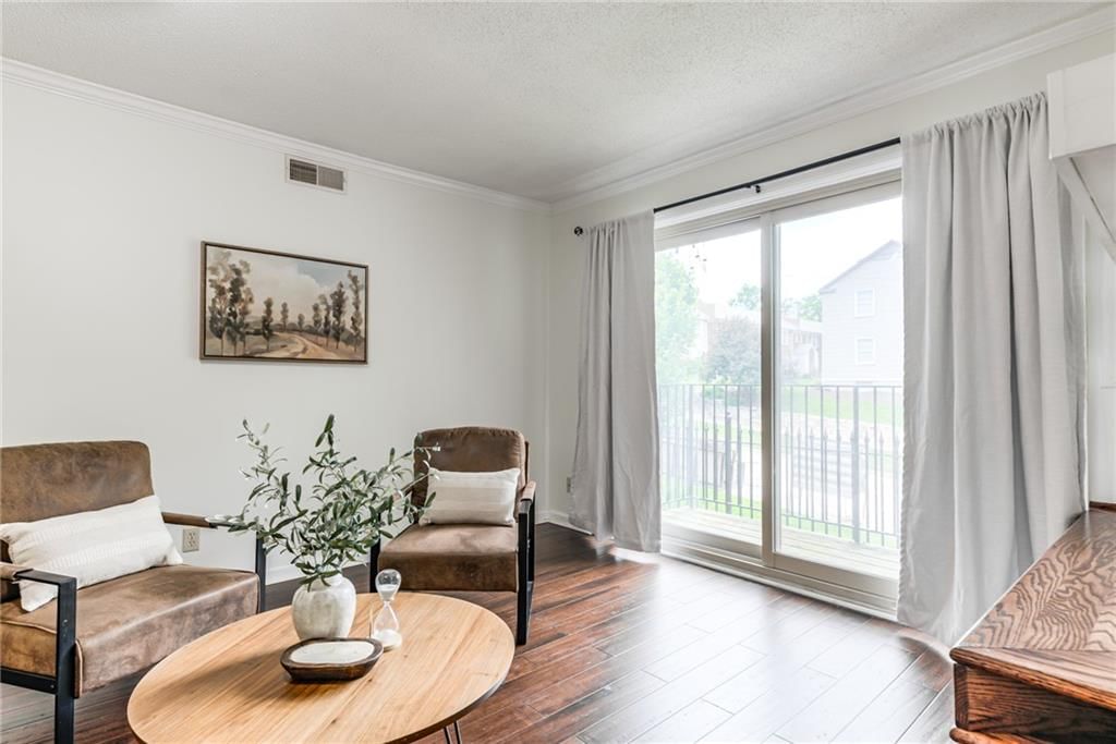 3602 Gillham Road — photo 8