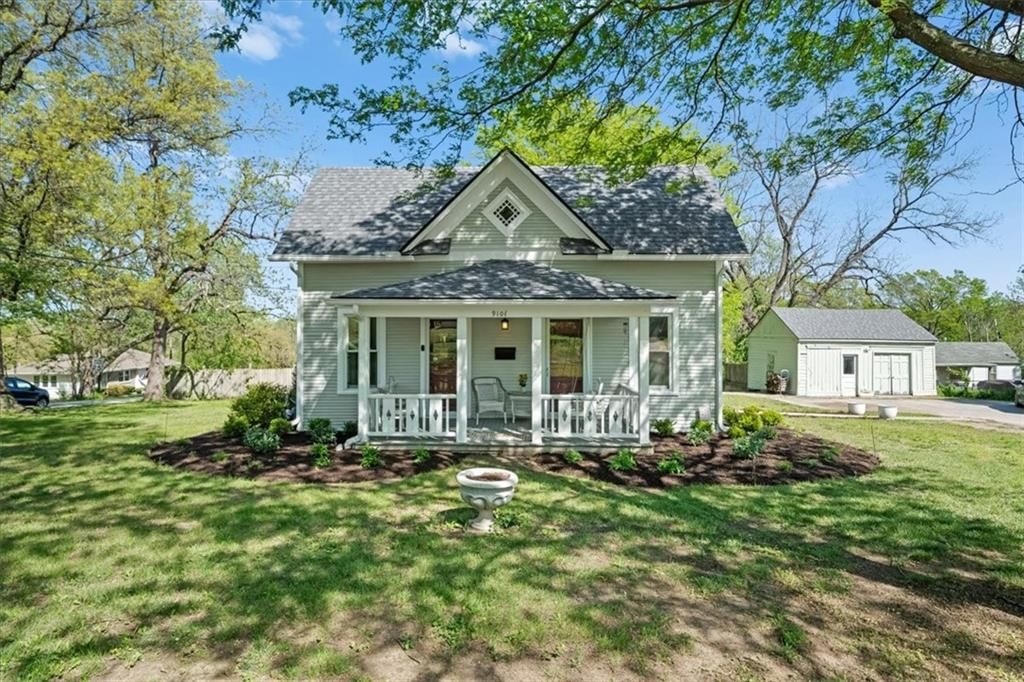 9101 Holmes Road, Kansas City, MO