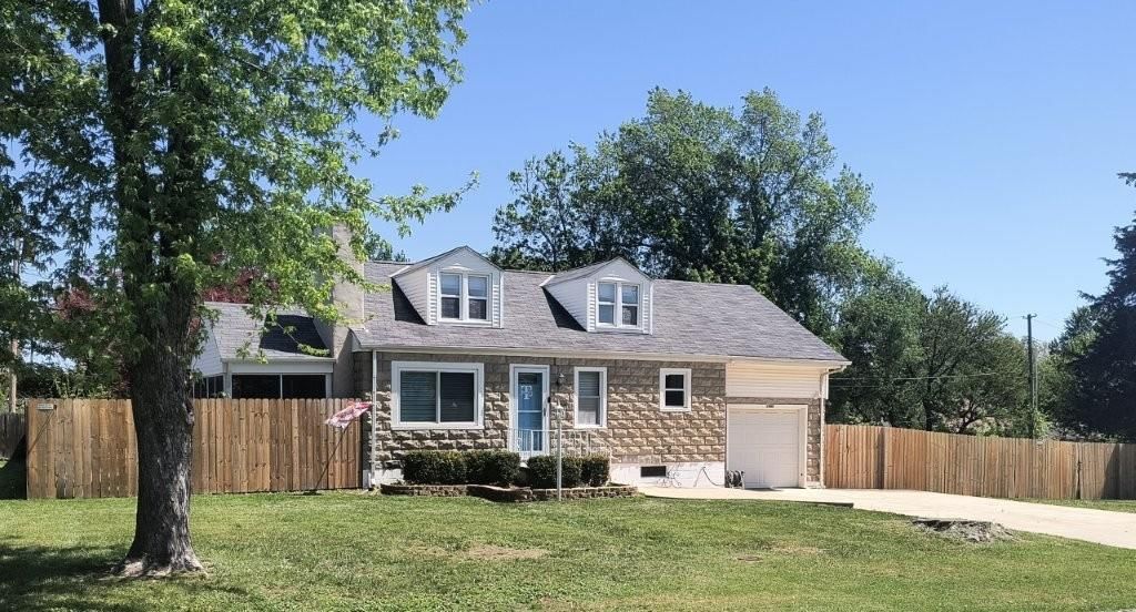 1005 S Forest Avenue — photo 3