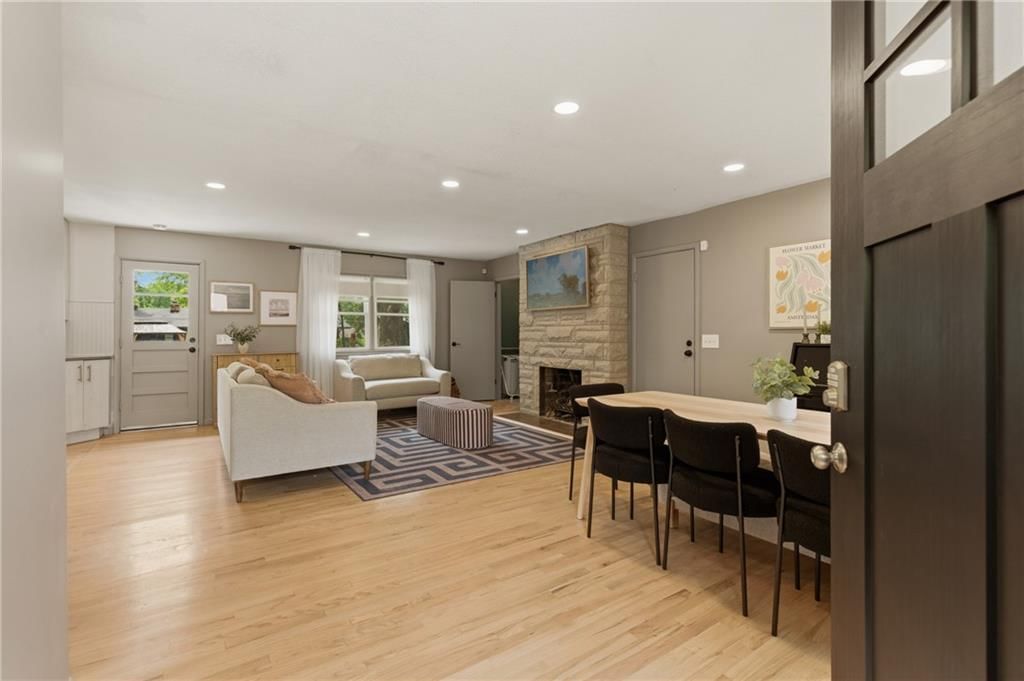927 W 20th Terrace — photo 5