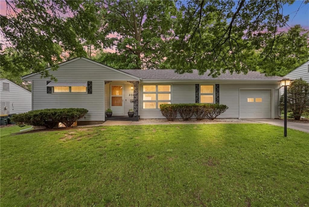 5302 Flint Street, Shawnee, KS