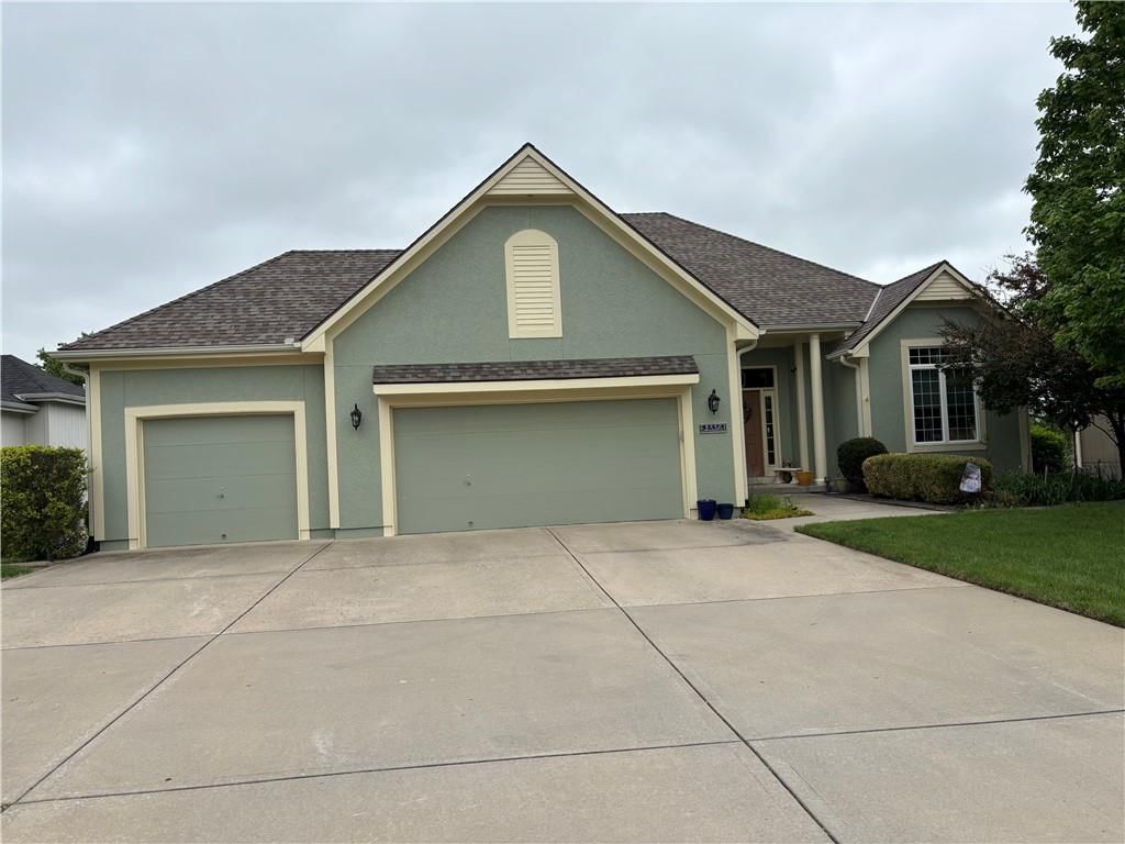 2536 SW KRISTIN Drive, Lee's Summit, MO