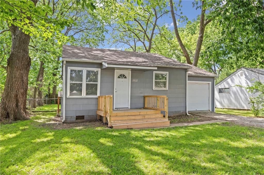 8632 HAYES Street, Overland Park, KS
